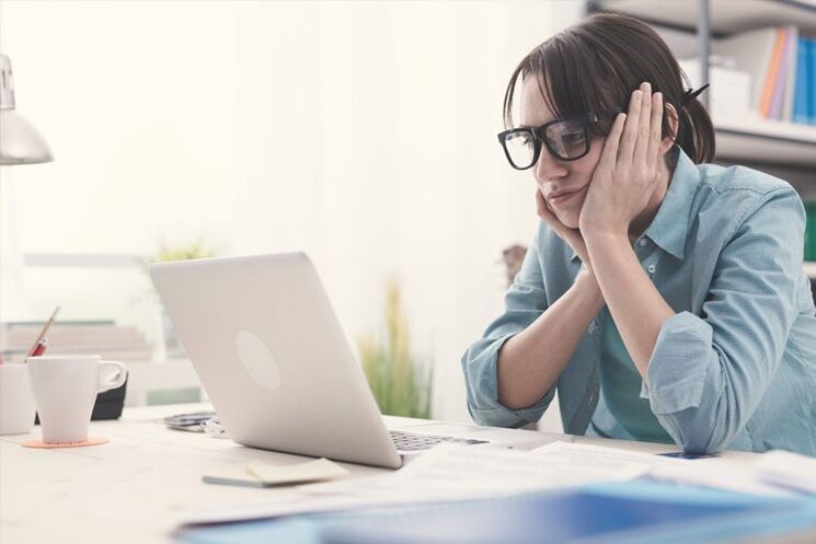 Per il calcolo giornaliero delle calorie con una dieta appropriata, devi anche prendere in considerazione il lavoro d'ufficio